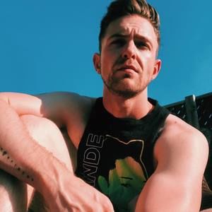 Meet your Posher, Derek